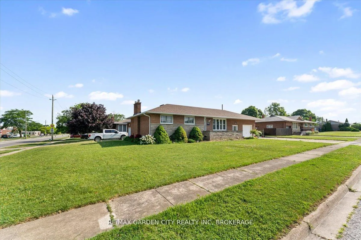 Photo 2 of 160 Elgin Street, Thorold, Thorold Downtown — HOMEH