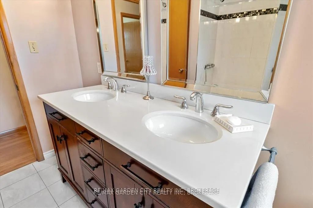 Photo 20 of 160 Elgin Street, Thorold, Thorold Downtown — HOMEH