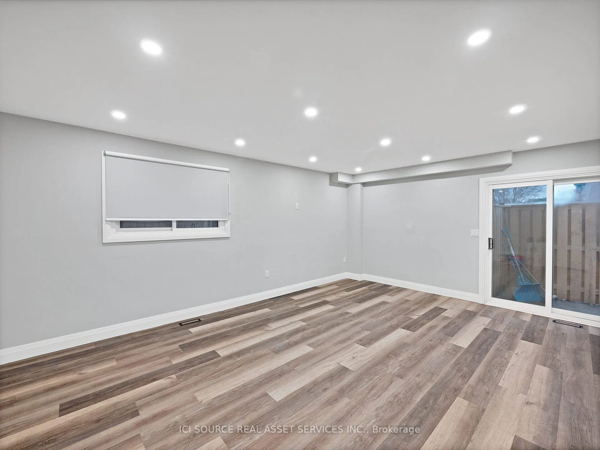 Photo 2 of Unit B, 93 Presidio Drive, Hamilton, Eleanor — HOMEH