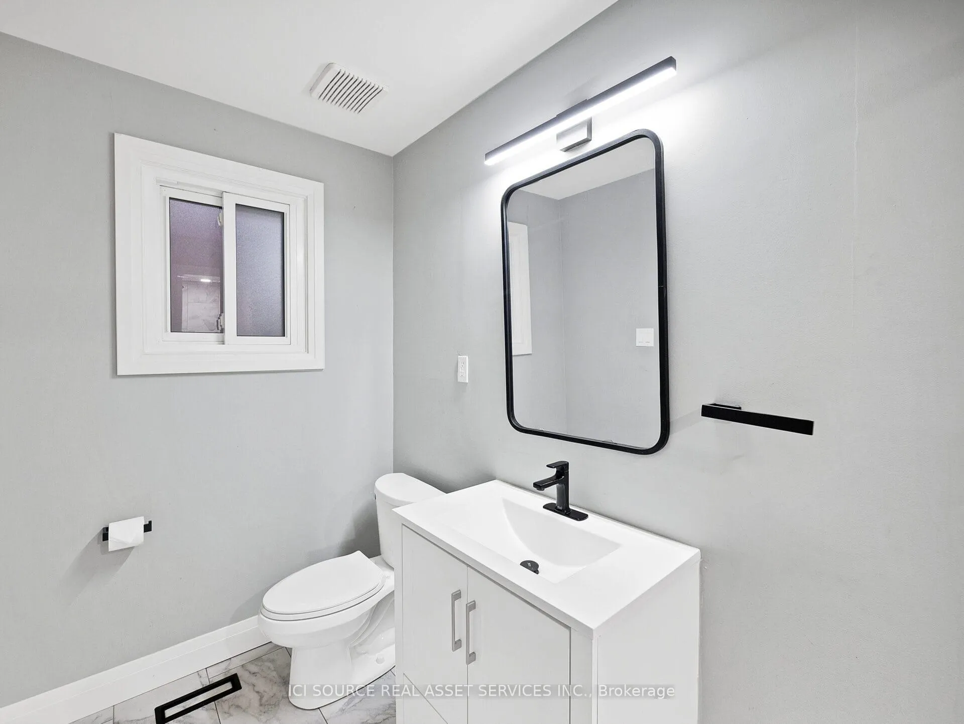 Photo 9 of Unit B, 93 Presidio Drive, Hamilton, Eleanor — HOMEH