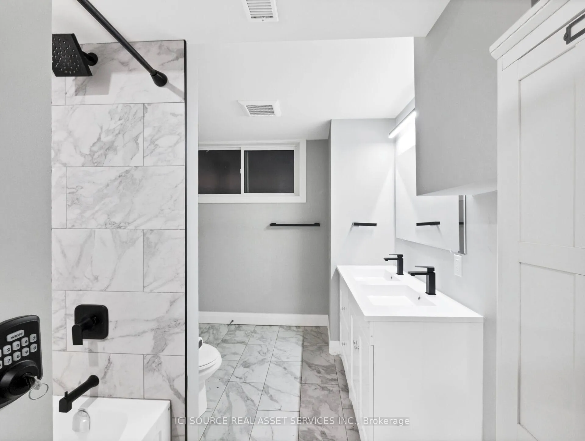 Photo 14 of Unit B, 93 Presidio Drive, Hamilton, Eleanor — HOMEH