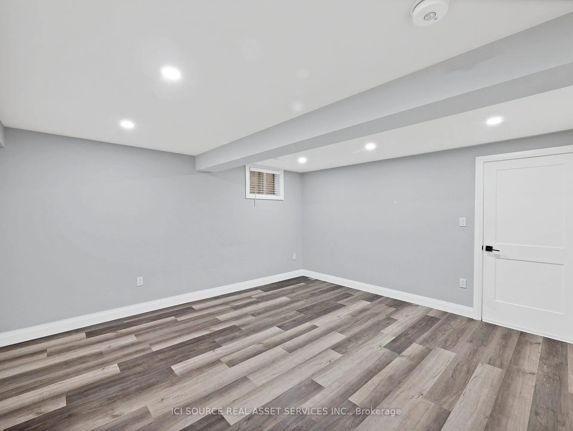 Photo 16 of Unit B, 93 Presidio Drive, Hamilton, Eleanor — HOMEH