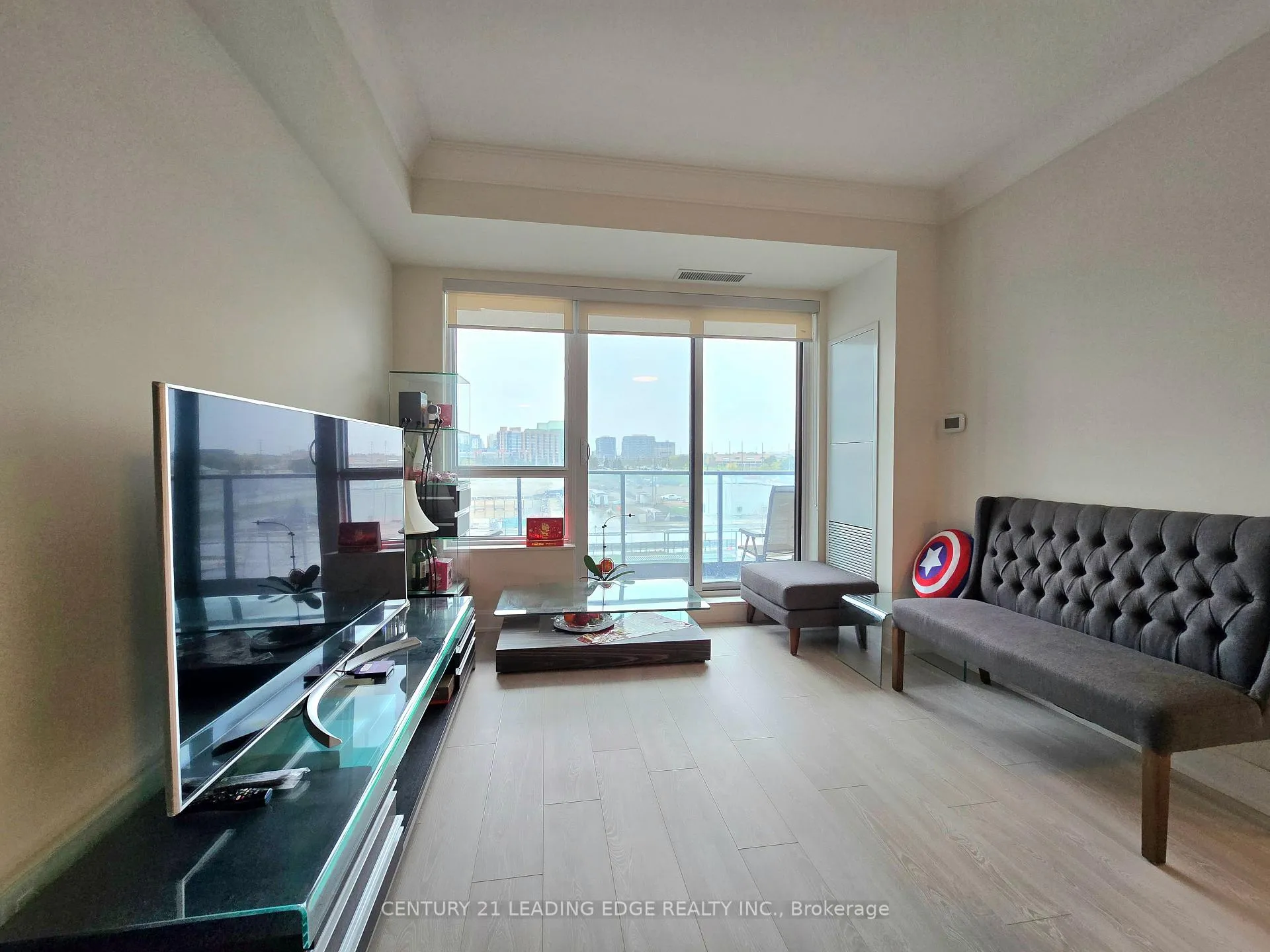 Photo 5 of Unit 506, 18 Water Walk Drive, Markham, Unionville — HOMEH
