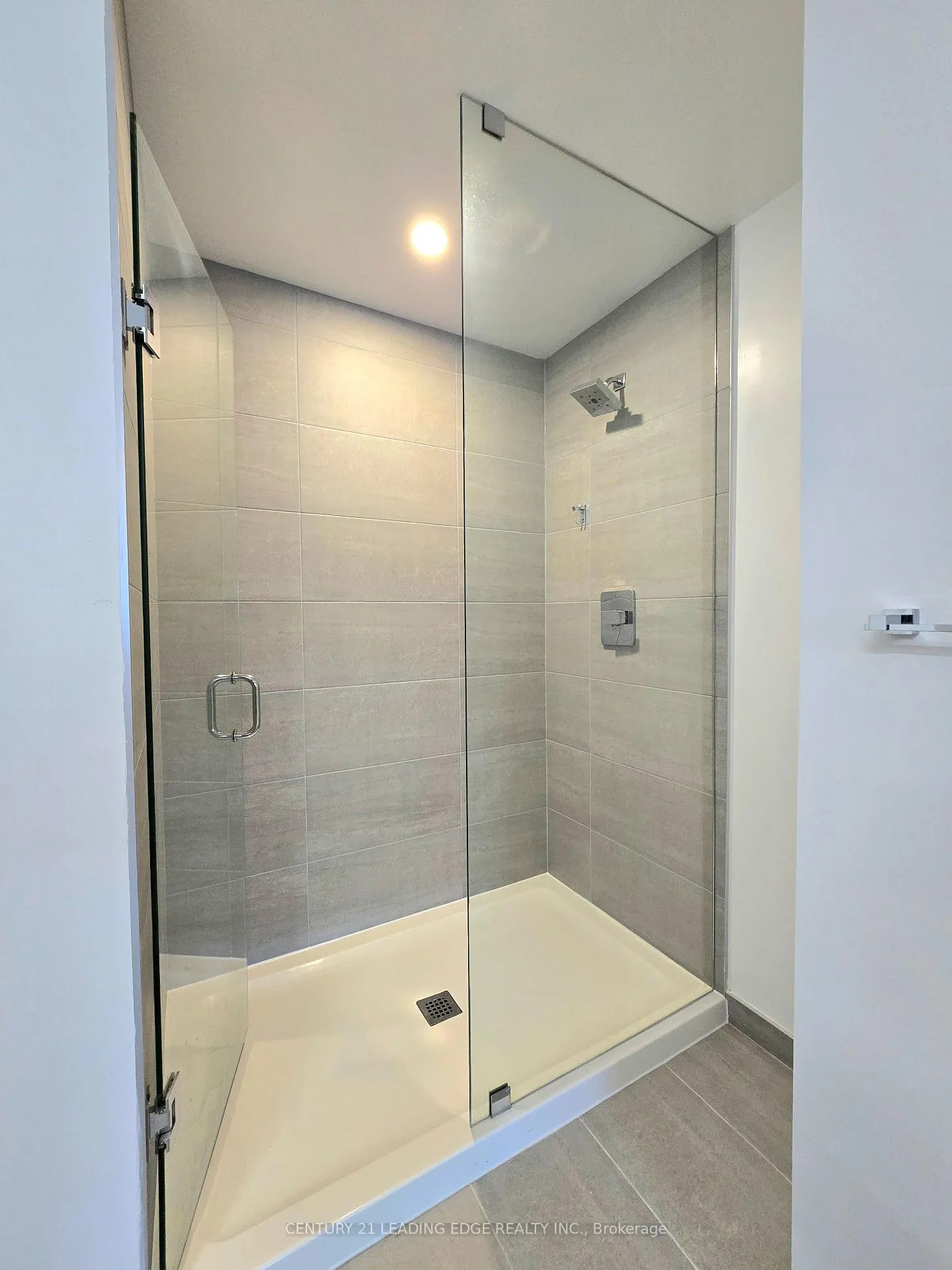 Photo 13 of Unit 506, 18 Water Walk Drive, Markham, Unionville — HOMEH