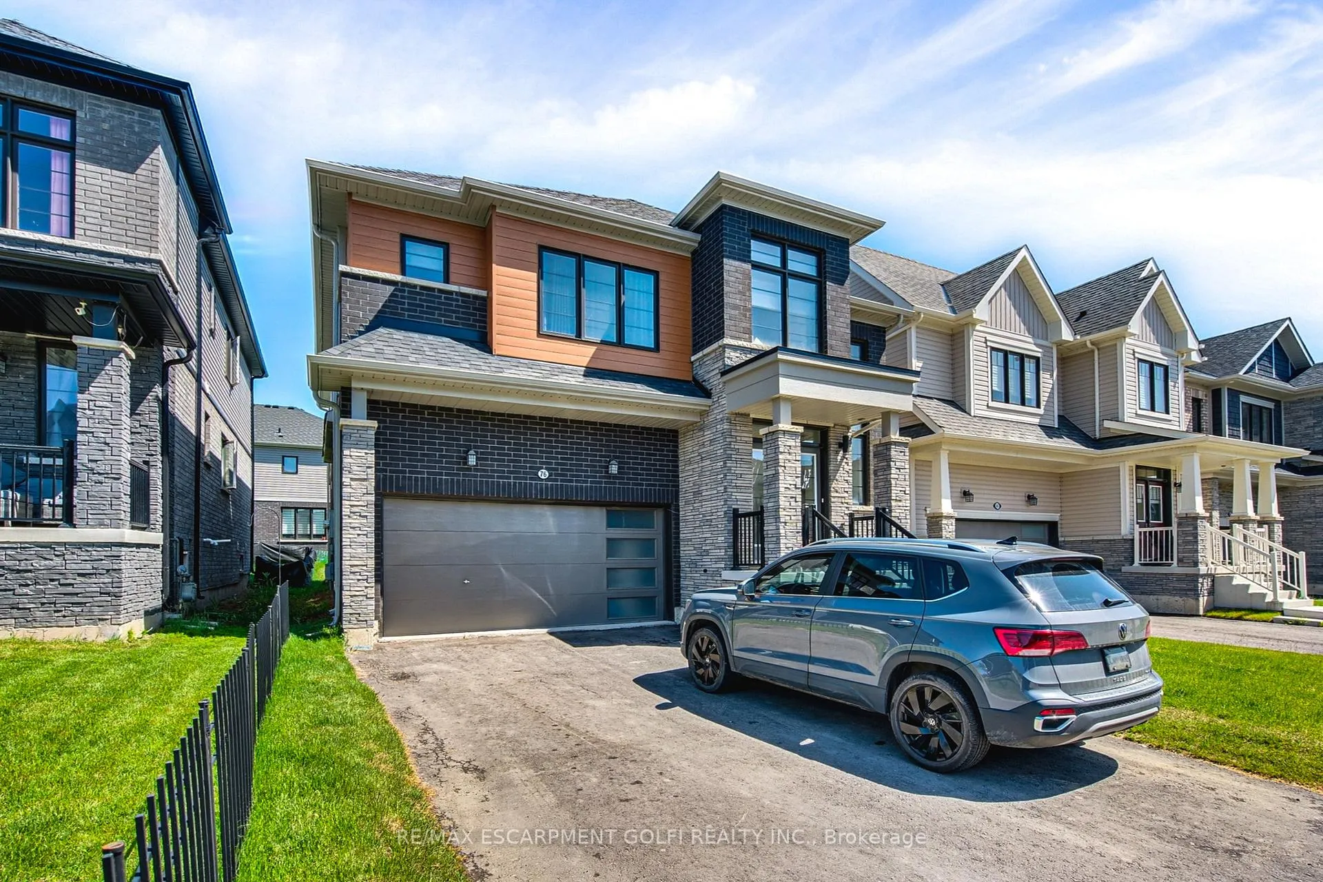 Photo 2 of 76 Sunflower Crescent, Thorold, Hurricane/Merrittville — HOMEH