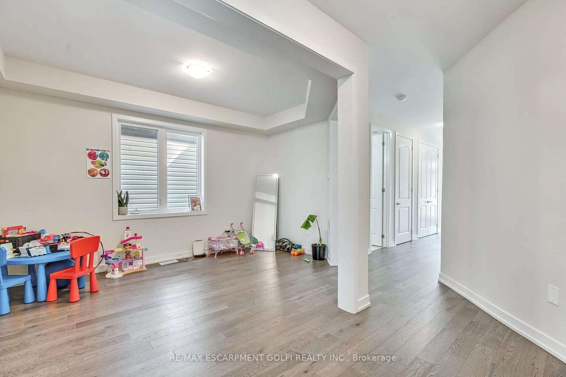 Photo 7 of 76 Sunflower Crescent, Thorold, Hurricane/Merrittville — HOMEH