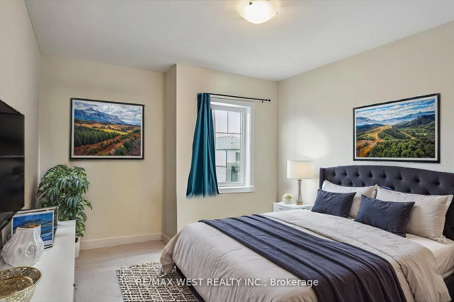Photo 7 of 17 Wintergreen Crescent, Haldimand — HOMEH