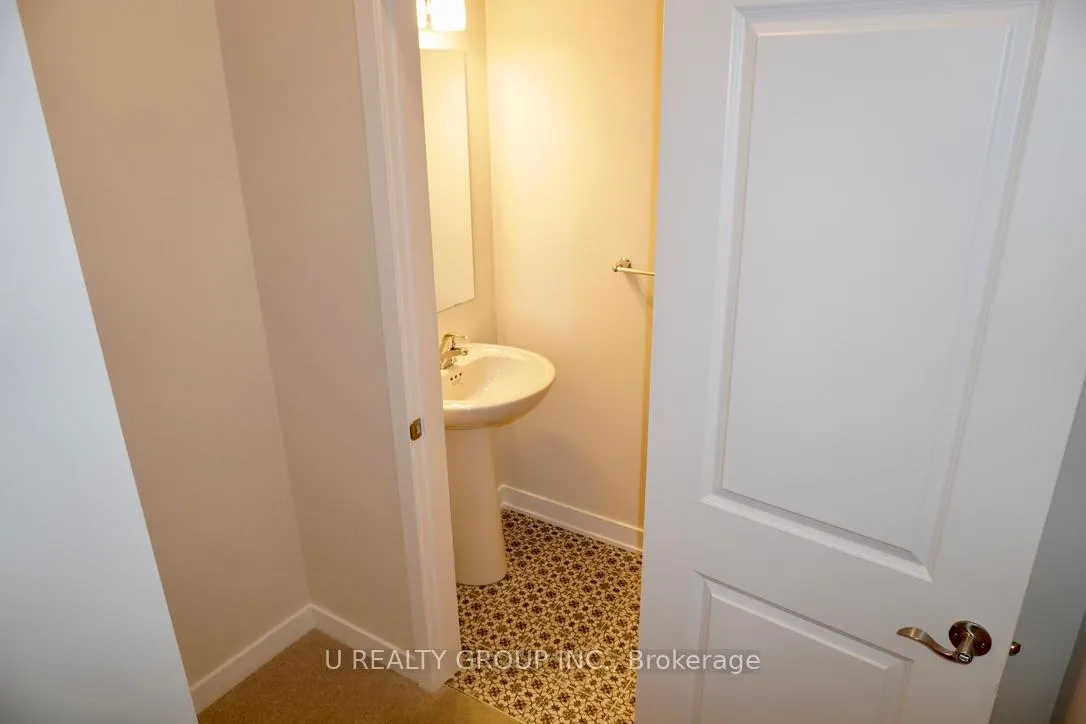 Photo 4 of 634 Corporal Private, Ottawa, Blossom Park/Kemp Park/Findlay Creek — HOMEH