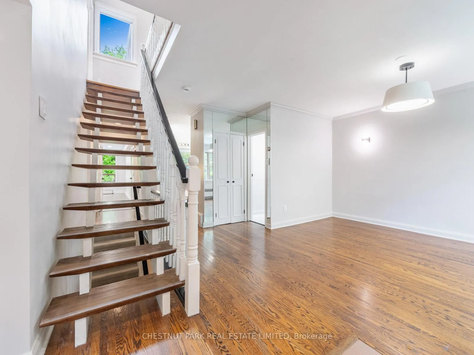 Photo 4 of 27 Elm Ridge Drive, Toronto, Forest Hill North — HOMEH