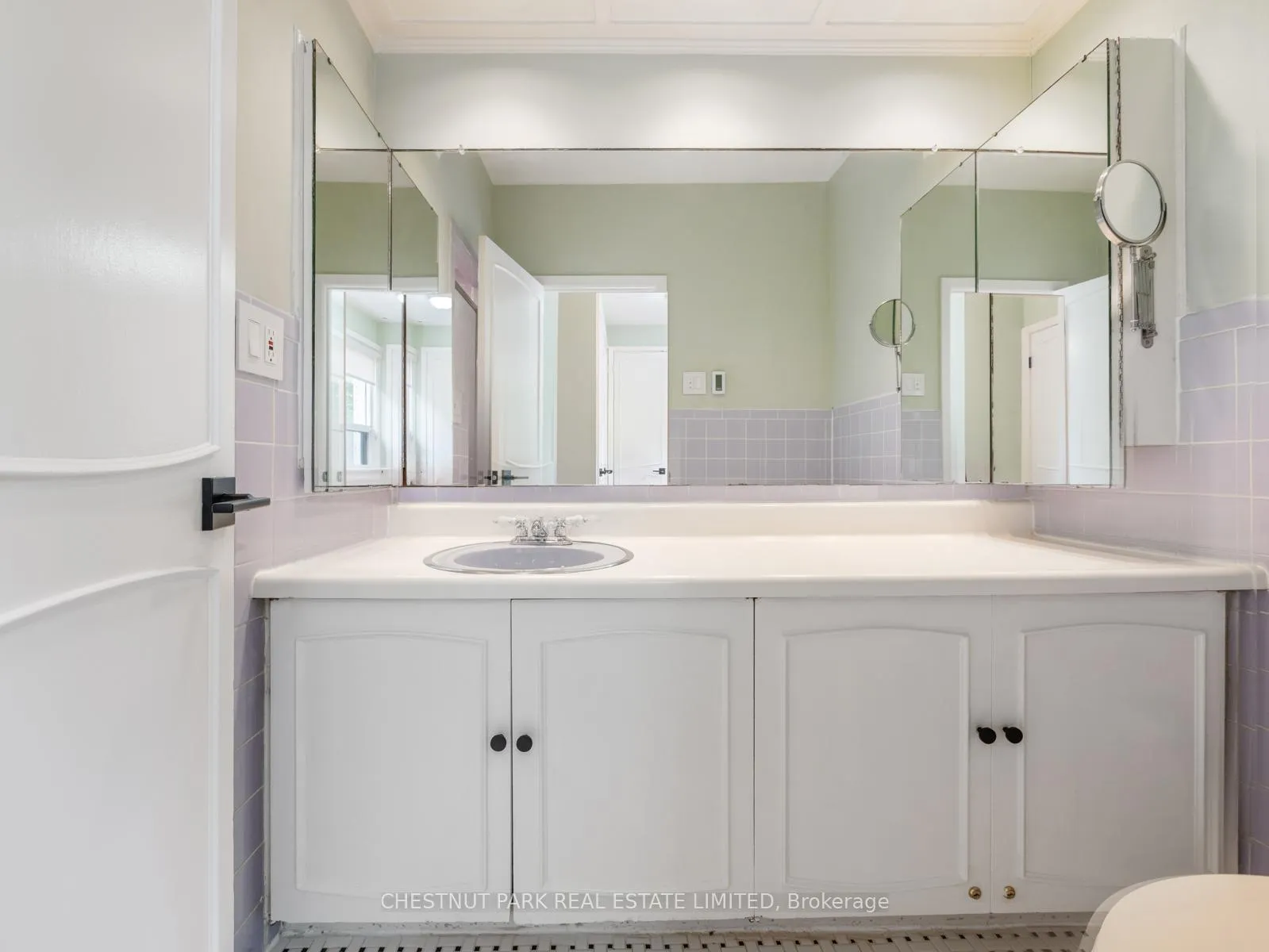 Photo 20 of 27 Elm Ridge Drive, Toronto, Forest Hill North — HOMEH