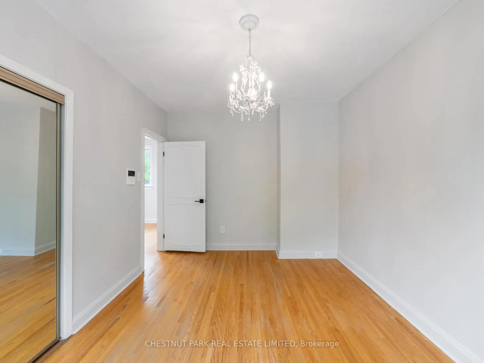 Photo 24 of 27 Elm Ridge Drive, Toronto, Forest Hill North — HOMEH