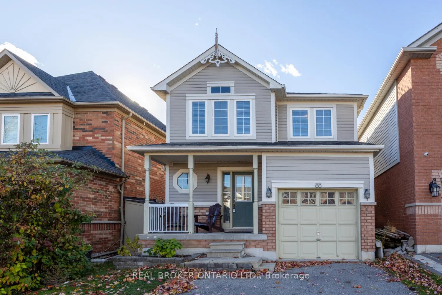 Photo 3 of 88 Bannister Street, Clarington, Bowmanville — HOMEH