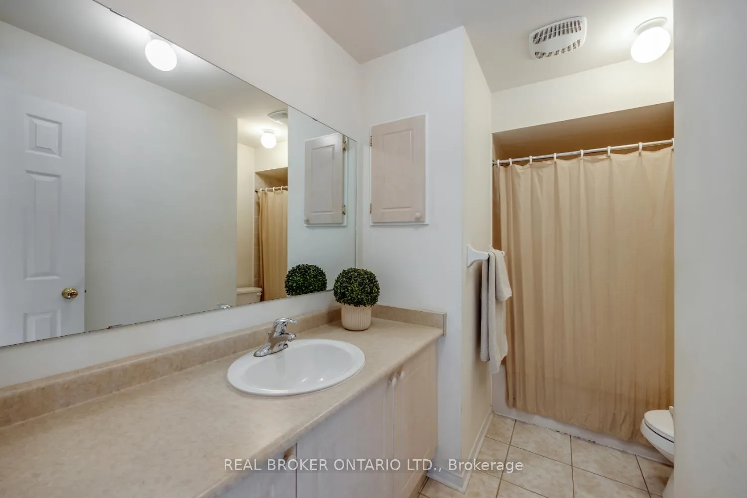 Photo 27 of 88 Bannister Street, Clarington, Bowmanville — HOMEH
