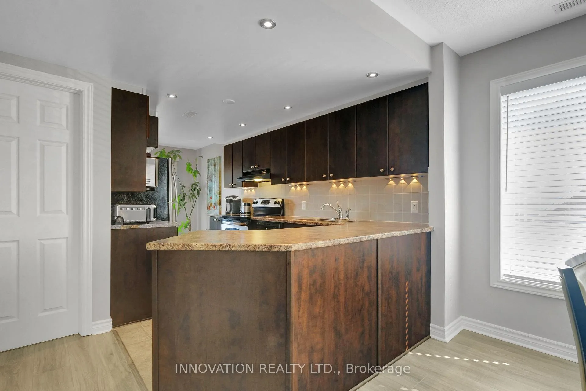 Photo 15 of Unit 49, 507 B Chapman Mills Drive, Ottawa, Barrhaven - Strandherd — HOMEH