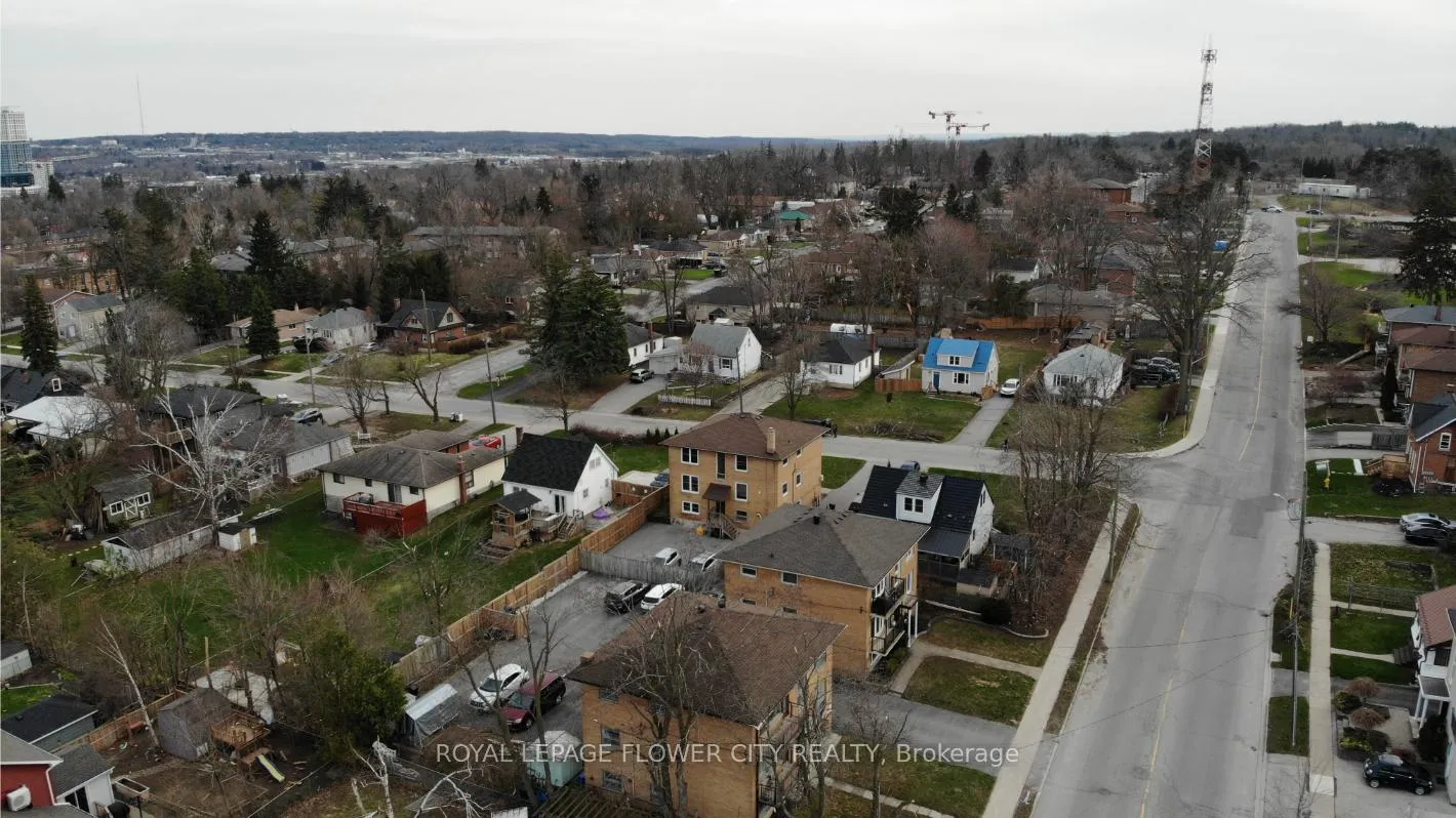 Photo 6 of 189 Peel Street, Barrie, City Centre — HOMEH