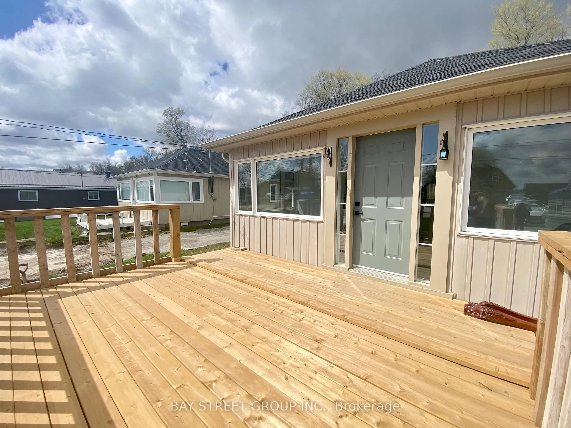 Photo 2 of 428 Limerick Street, Innisfil, Rural Innisfil — HOMEH