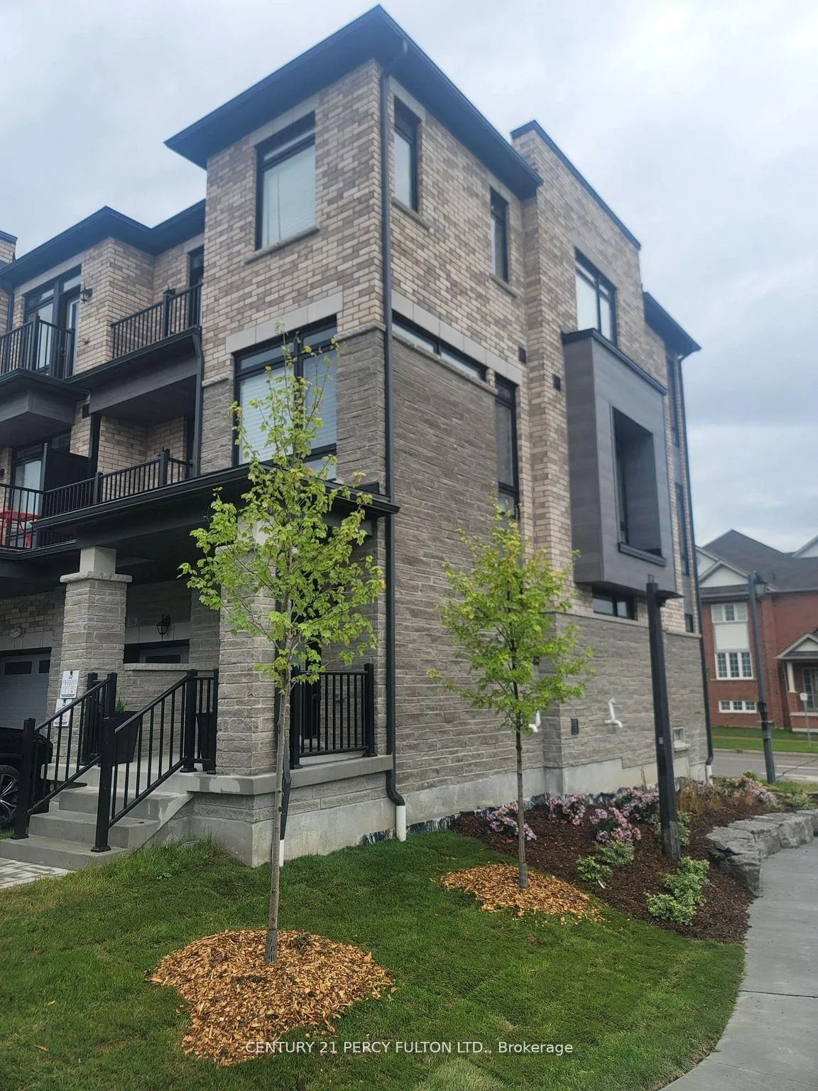 Photo 5 of 36 Lord Drive, Ajax, South East — HOMEH