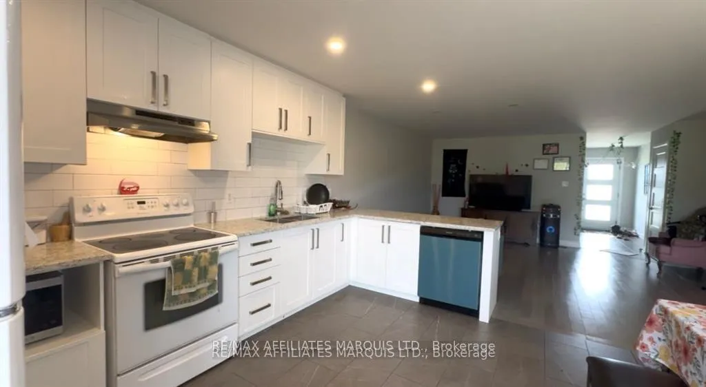 Photo 5 of 2282 Crewson Court, Cornwall — HOMEH