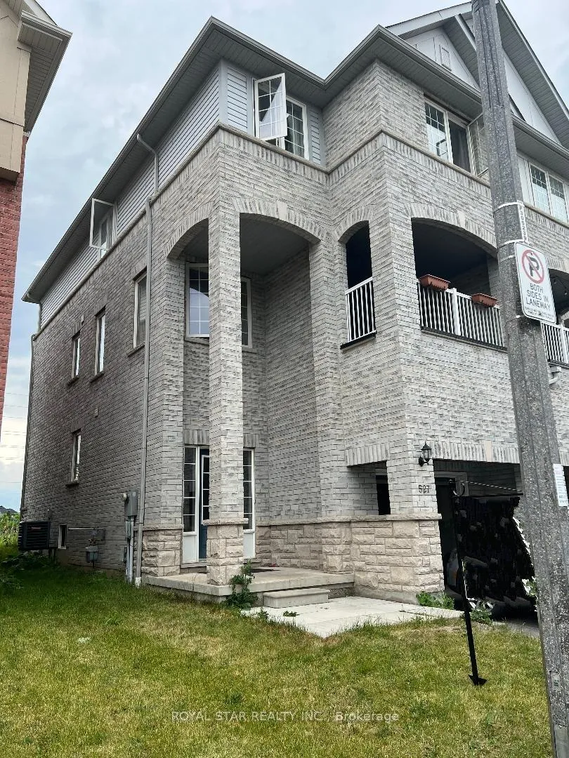 Front of 527 Rossland Road E