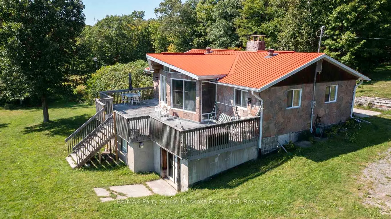 Photo 32 of 122 Grey Owl Road, McKellar — HOMEH