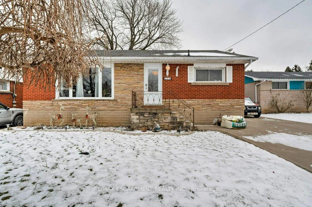 Photo 3 of 139 West 3rd Street, Hamilton, Bonnington — HOMEH