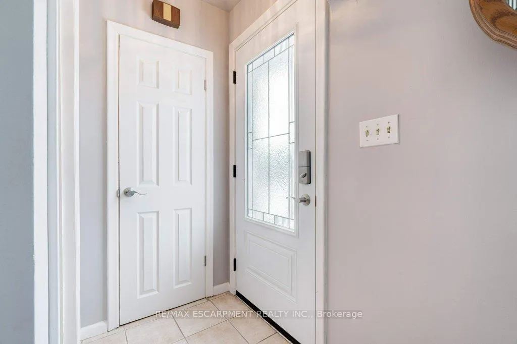 Photo 4 of 139 West 3rd Street, Hamilton, Bonnington — HOMEH