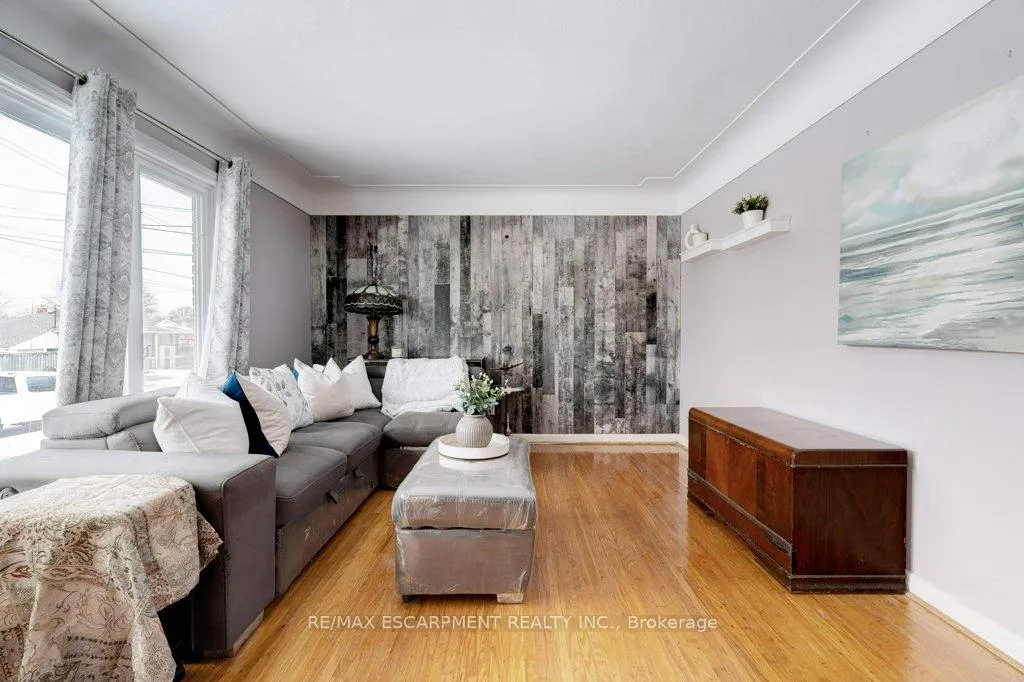 Photo 7 of 139 West 3rd Street, Hamilton, Bonnington — HOMEH
