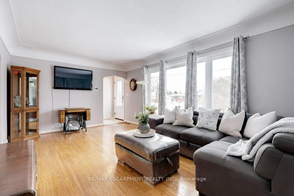 Photo 9 of 139 West 3rd Street, Hamilton, Bonnington — HOMEH