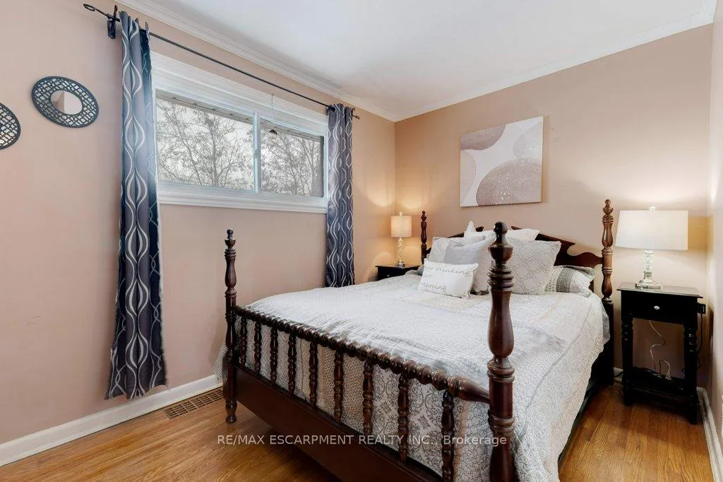 Photo 11 of 139 West 3rd Street, Hamilton, Bonnington — HOMEH