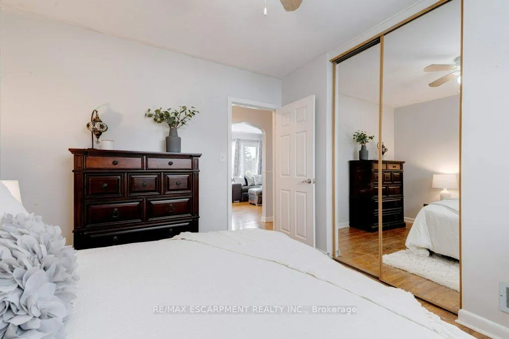 Photo 13 of 139 West 3rd Street, Hamilton, Bonnington — HOMEH