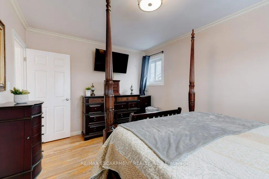 Photo 15 of 139 West 3rd Street, Hamilton, Bonnington — HOMEH