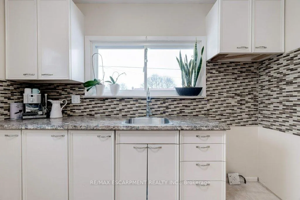 Photo 20 of 139 West 3rd Street, Hamilton, Bonnington — HOMEH