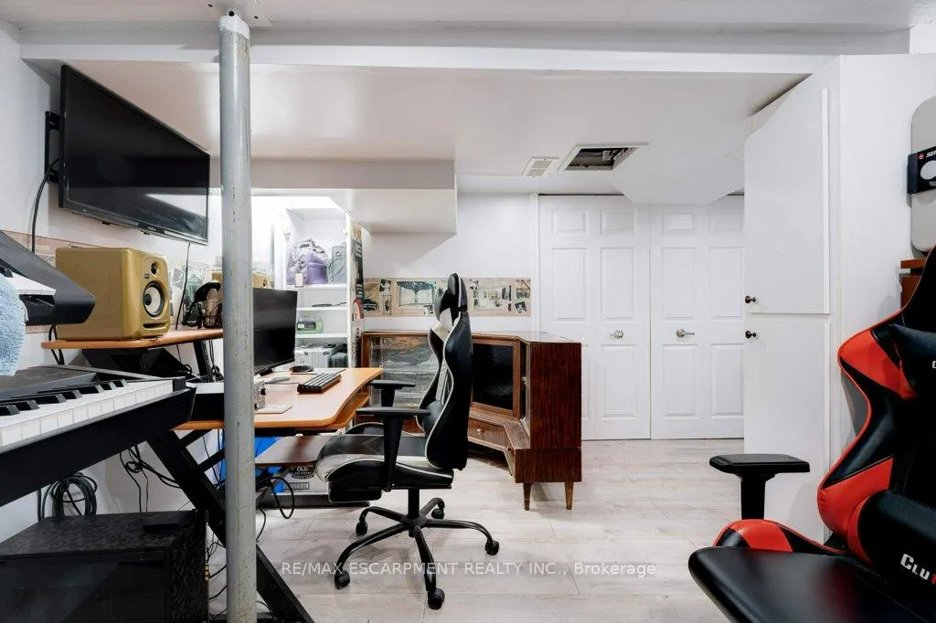 Photo 23 of 139 West 3rd Street, Hamilton, Bonnington — HOMEH