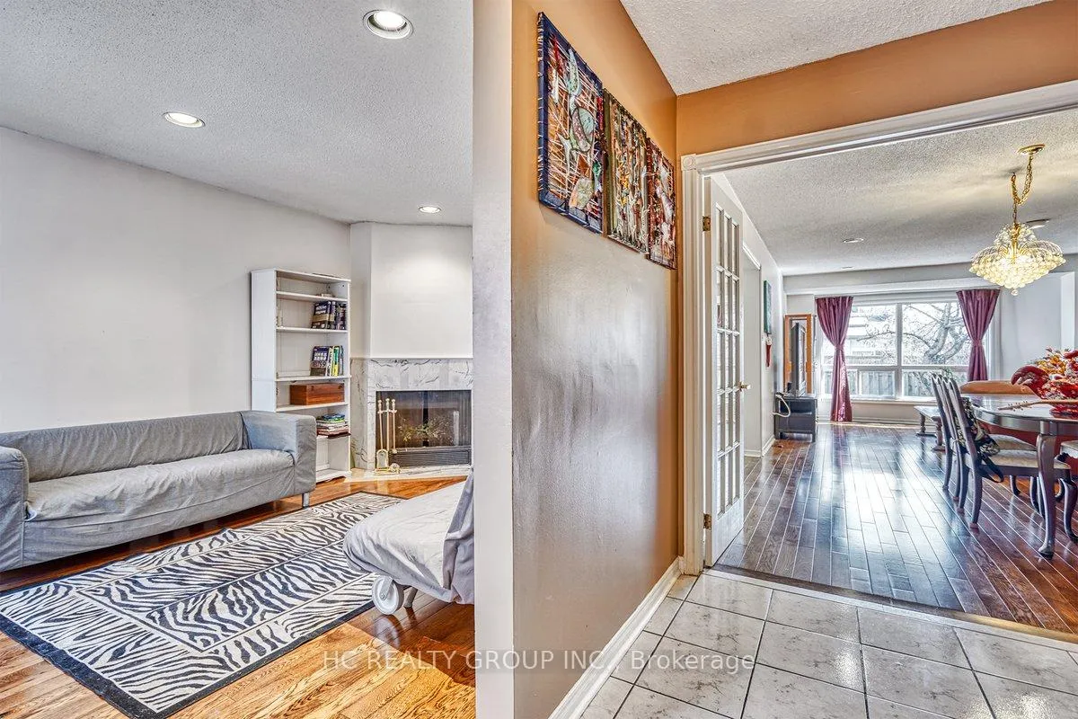 Photo 5 of 63 Ramblewood Lane, Vaughan, Brownridge — HOMEH