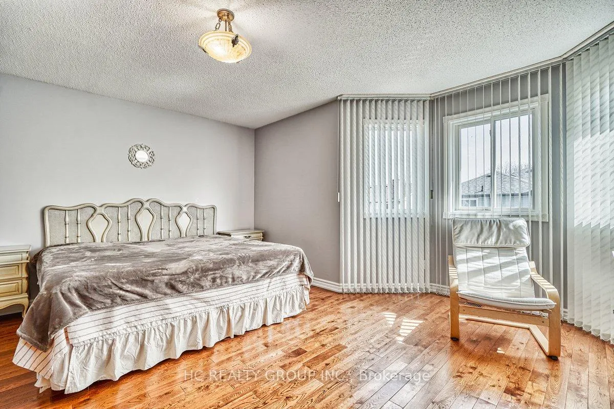 Photo 10 of 63 Ramblewood Lane, Vaughan, Brownridge — HOMEH