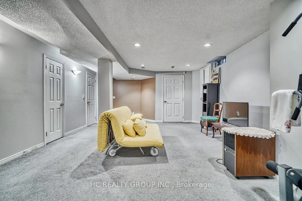 Photo 16 of 63 Ramblewood Lane, Vaughan, Brownridge — HOMEH