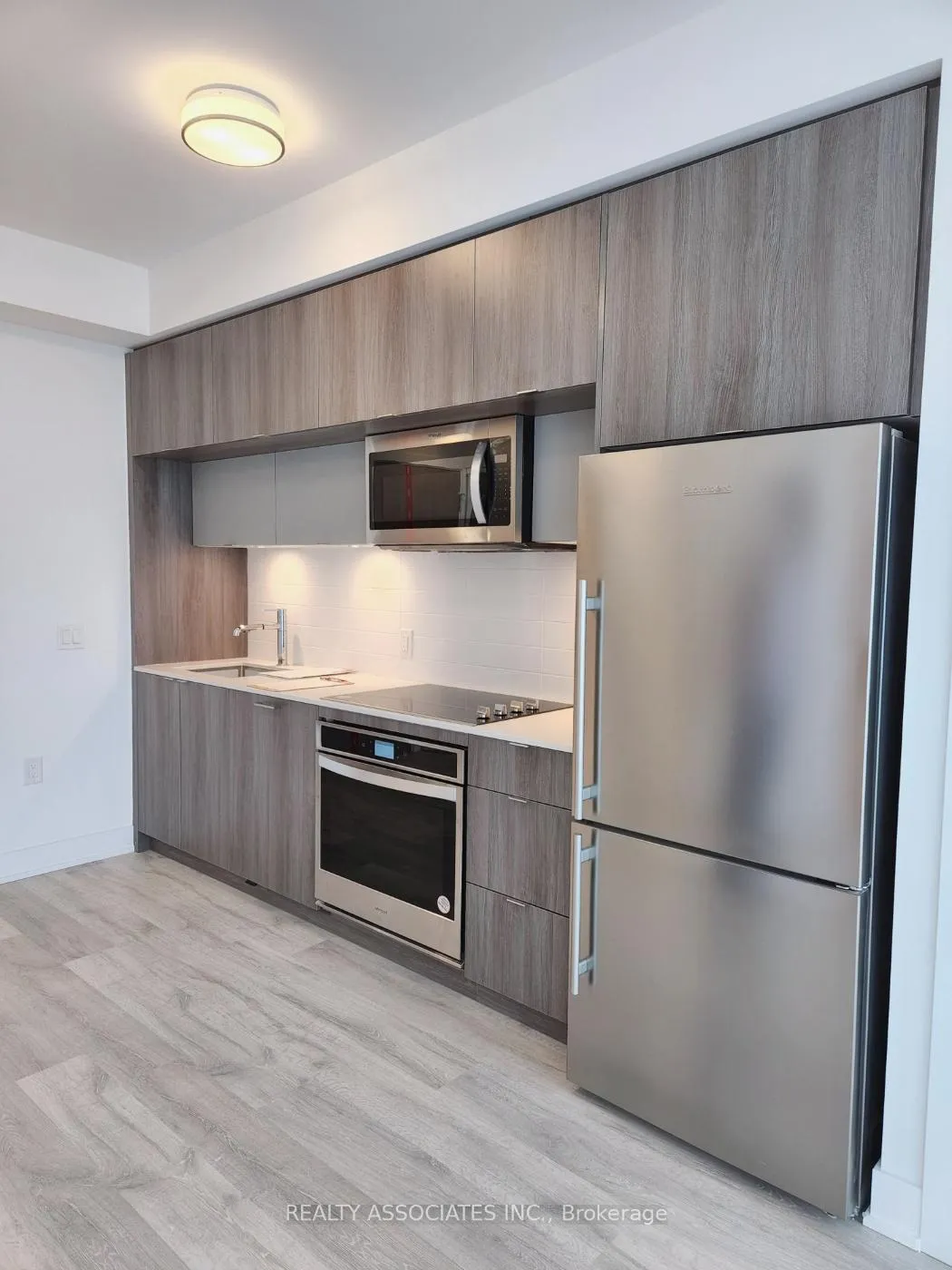 Photo 4 of Unit 2817, 585 Bloor E Street E, Toronto, North St. James Town — HOMEH
