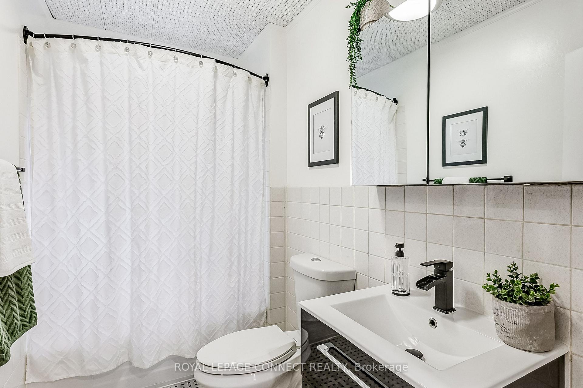 Photo 12 of 25 Elgin Street, Ajax, Central — HOMEH