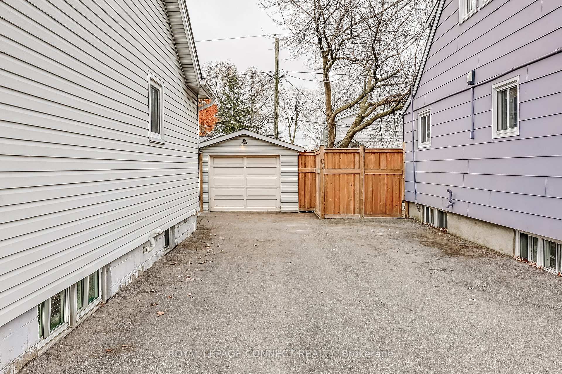 Photo 33 of 25 Elgin Street, Ajax, Central — HOMEH
