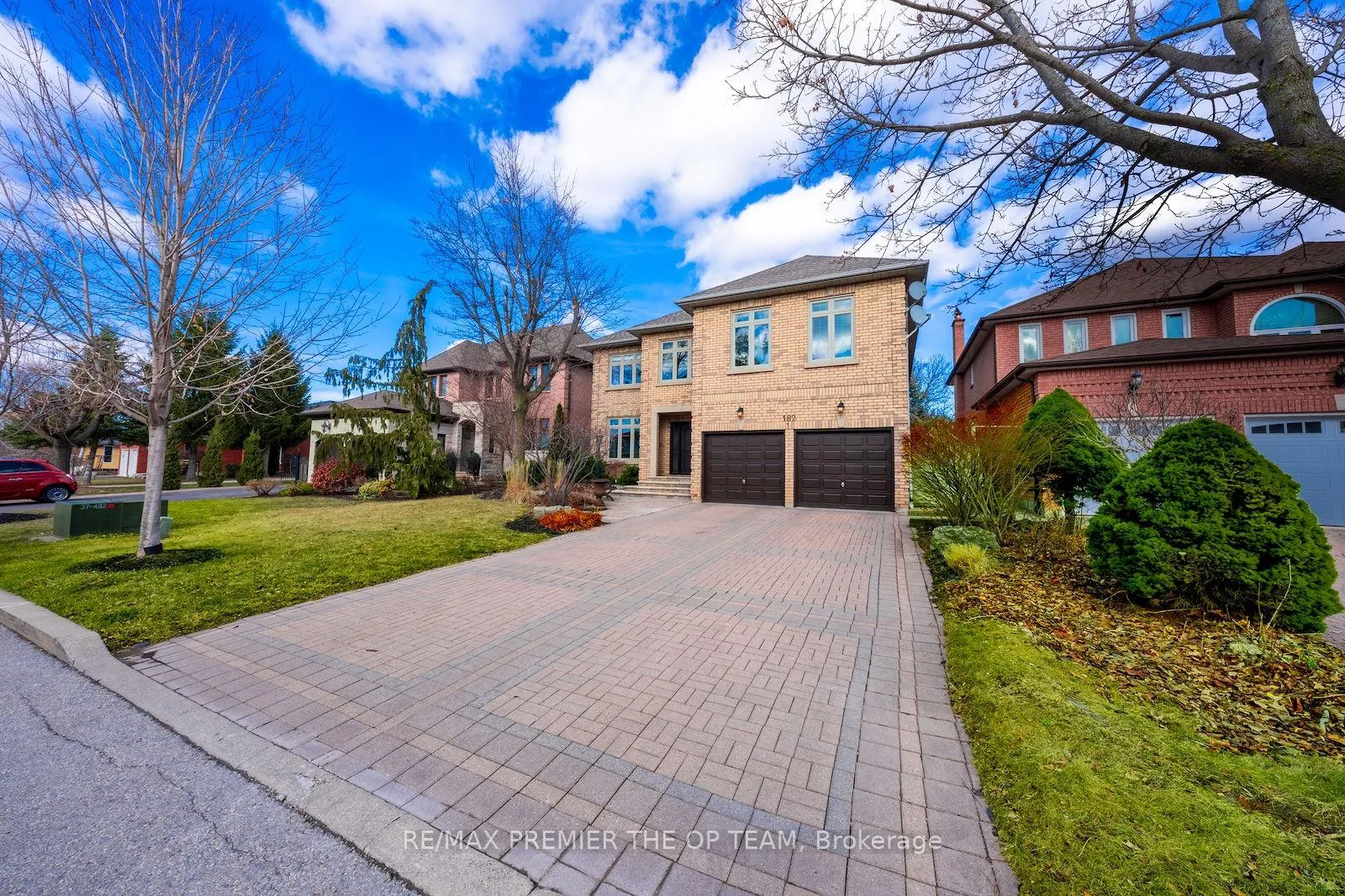 Photo 1 of 182 Clover Leaf Street, Vaughan, East Woodbridge — HOMEH