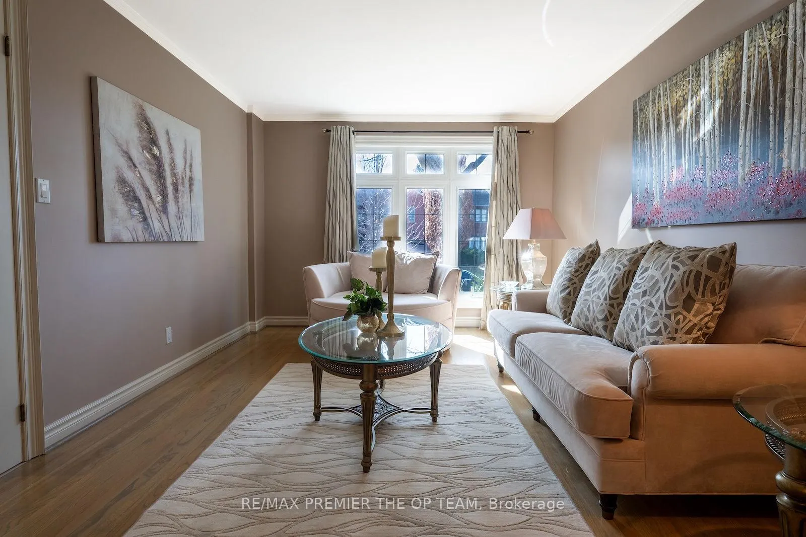 Photo 8 of 182 Clover Leaf Street, Vaughan, East Woodbridge — HOMEH