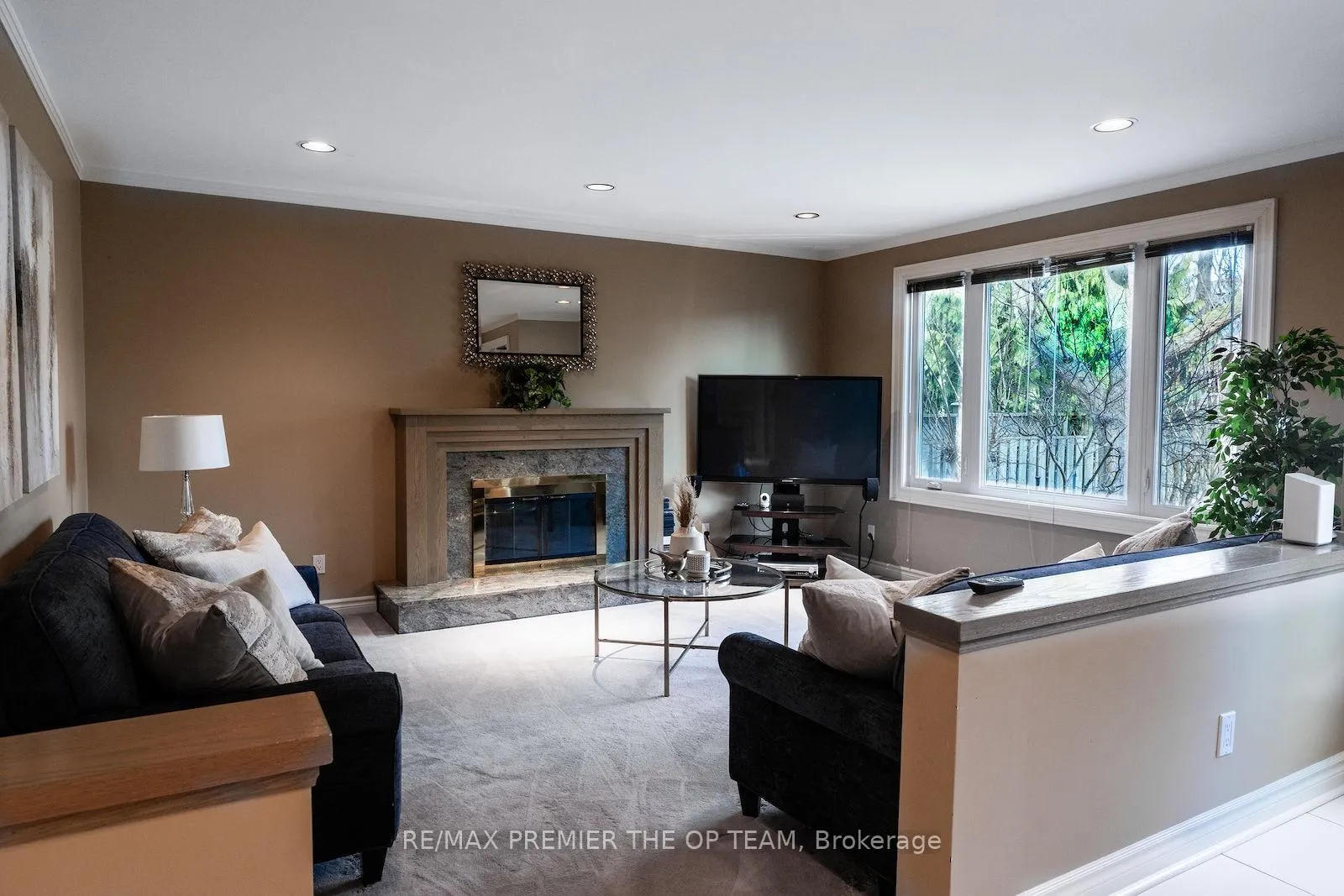Photo 14 of 182 Clover Leaf Street, Vaughan, East Woodbridge — HOMEH