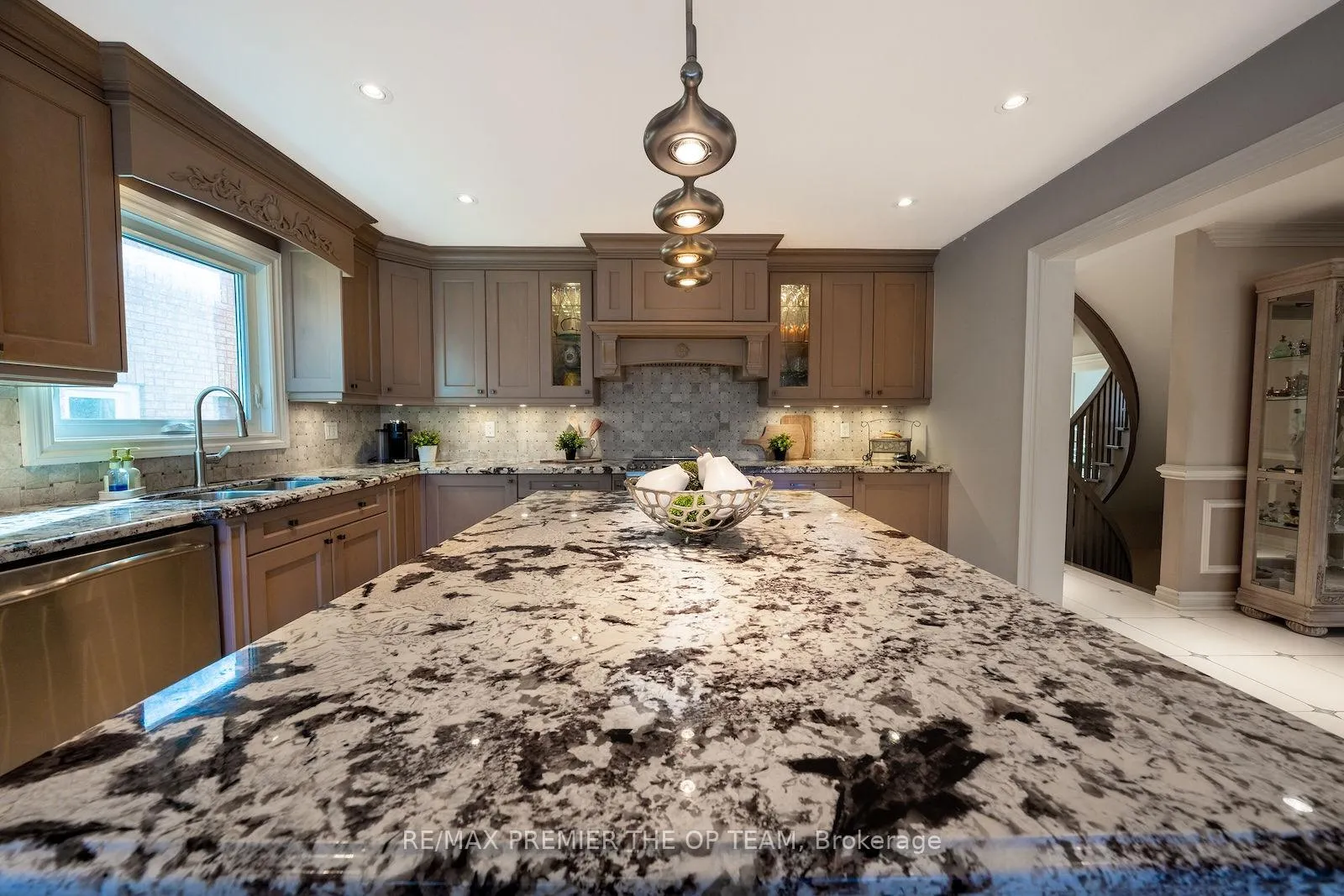 Photo 18 of 182 Clover Leaf Street, Vaughan, East Woodbridge — HOMEH