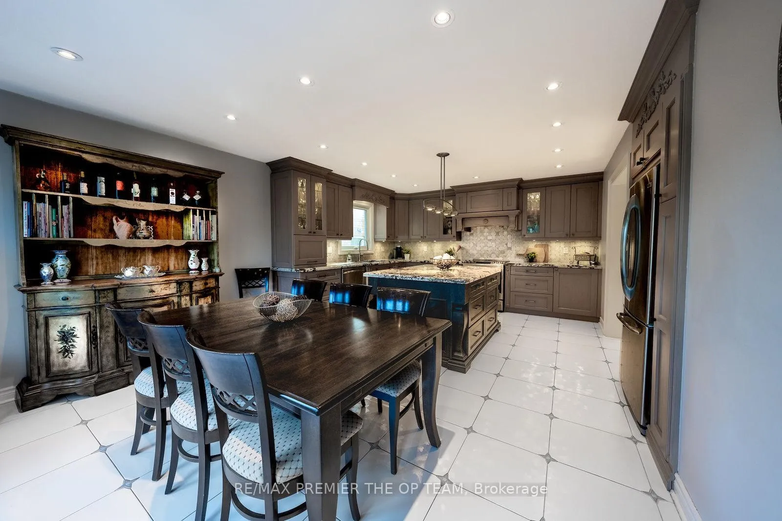 Photo 20 of 182 Clover Leaf Street, Vaughan, East Woodbridge — HOMEH