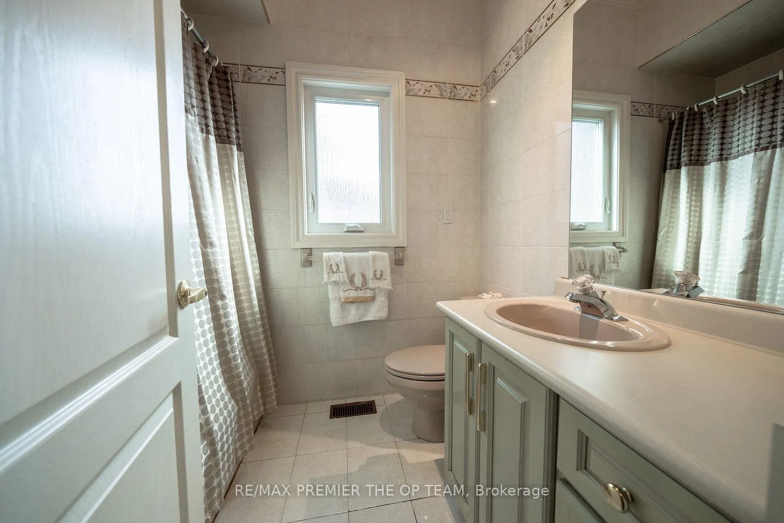 Photo 31 of 182 Clover Leaf Street, Vaughan, East Woodbridge — HOMEH