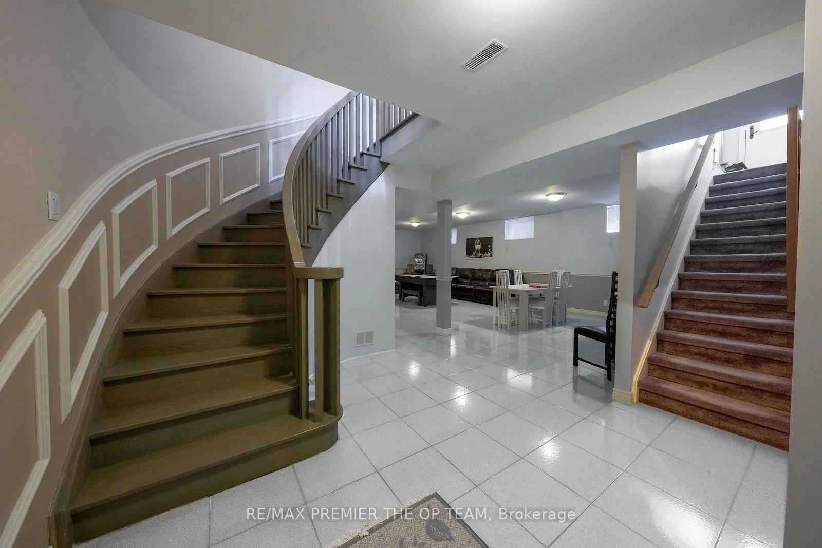 Photo 34 of 182 Clover Leaf Street, Vaughan, East Woodbridge — HOMEH