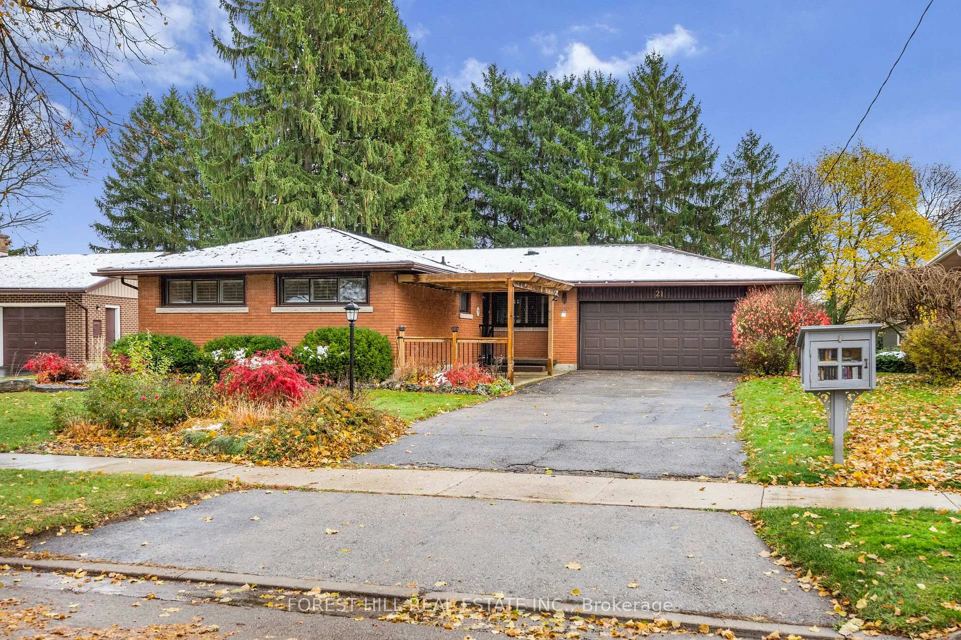 Photo 1 of 21 Cyprus Drive, Kitchener — HOMEH