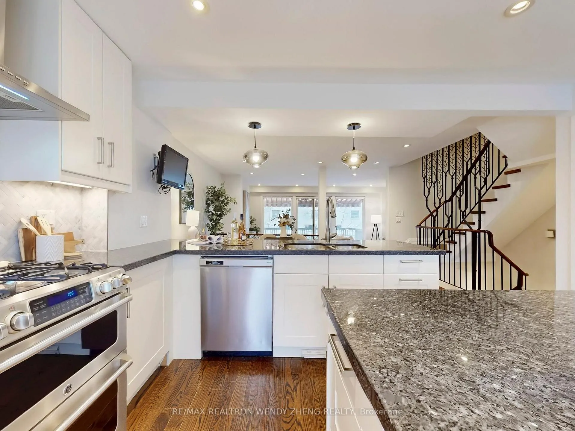Photo 14 of 47 Melgund Road, Toronto, Casa Loma — HOMEH