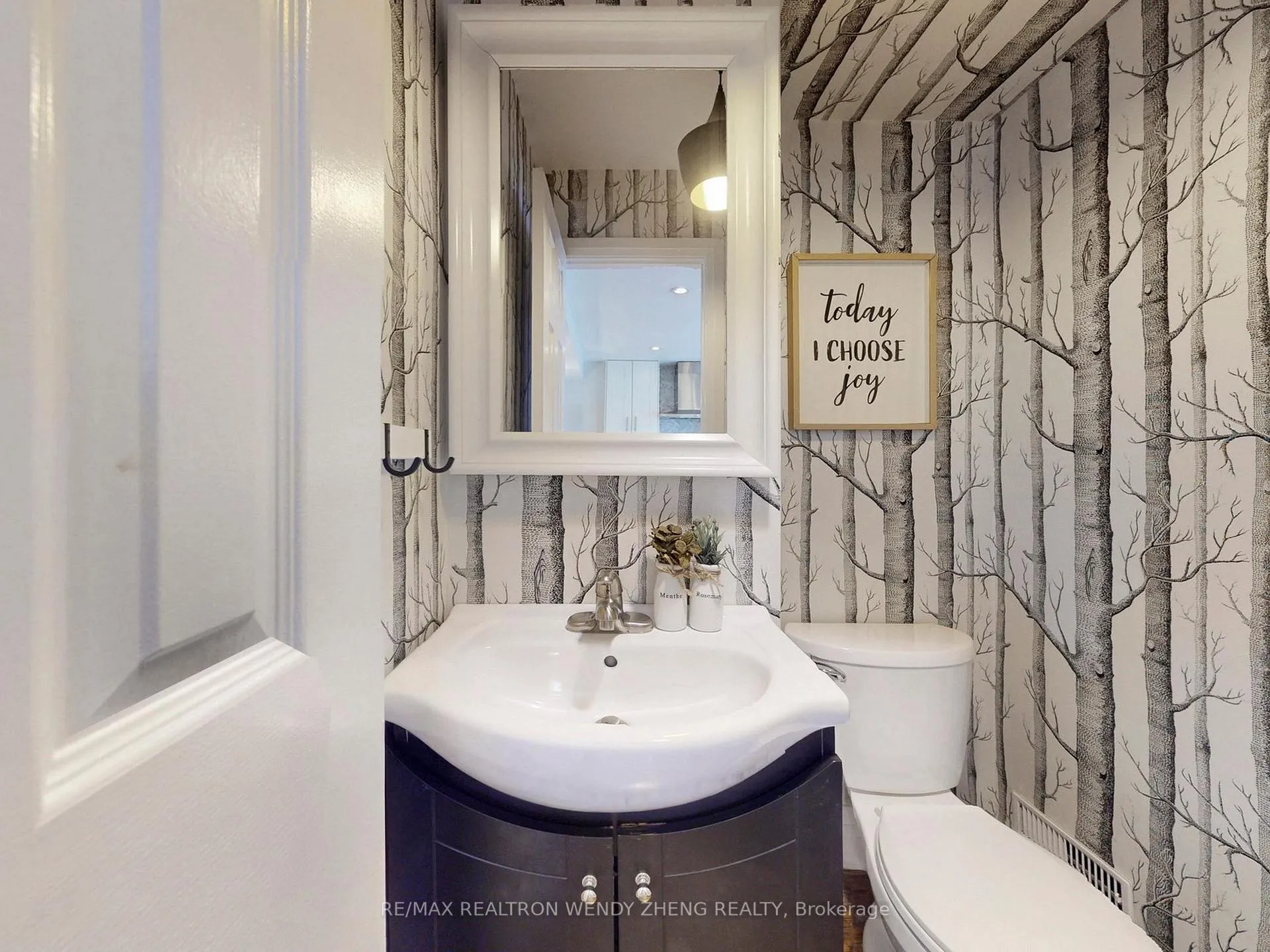 Photo 20 of 47 Melgund Road, Toronto, Casa Loma — HOMEH