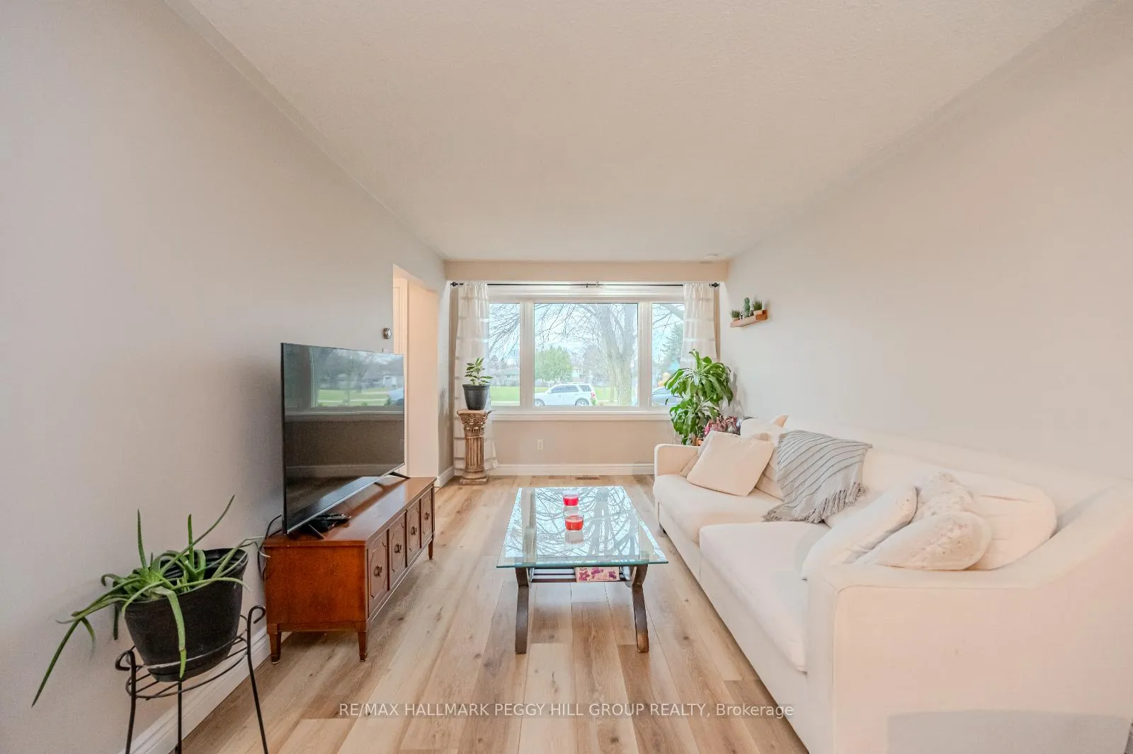 Photo 2 of 24B Bernick Drive, Barrie, Grove East — HOMEH